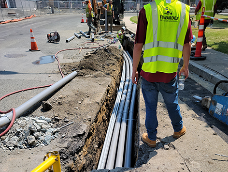 Existing HEX manhole C19BA-202 is connected to the new C19BA Tranche 4-1 mainline section